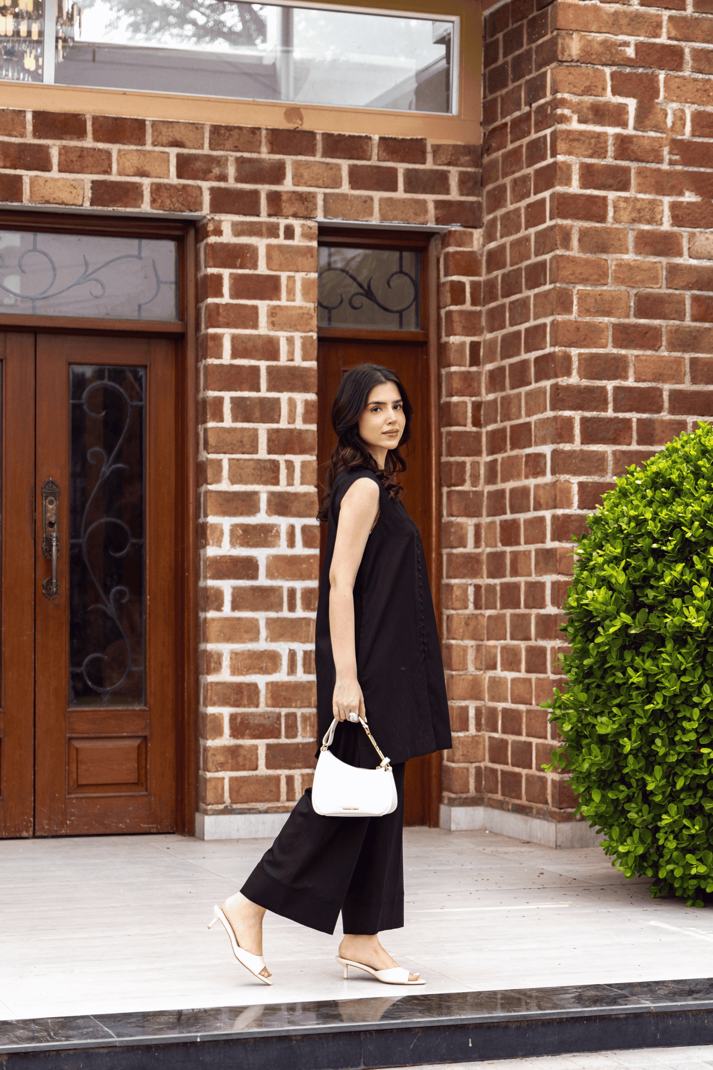 Linea Column Noir Set